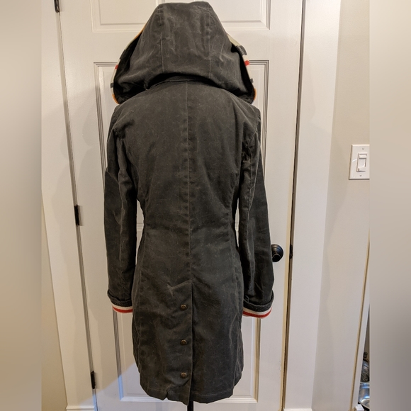 Gorgeous Paul Brodie Jacket - Picture 7 of 16